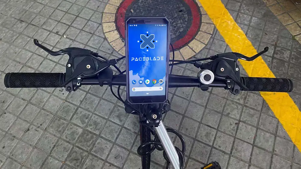 PaceBlade oplossingen voor maaltijdbezorging PaceBlade Smartphone gemonteerd op een fiets voor maaltijdbezorging